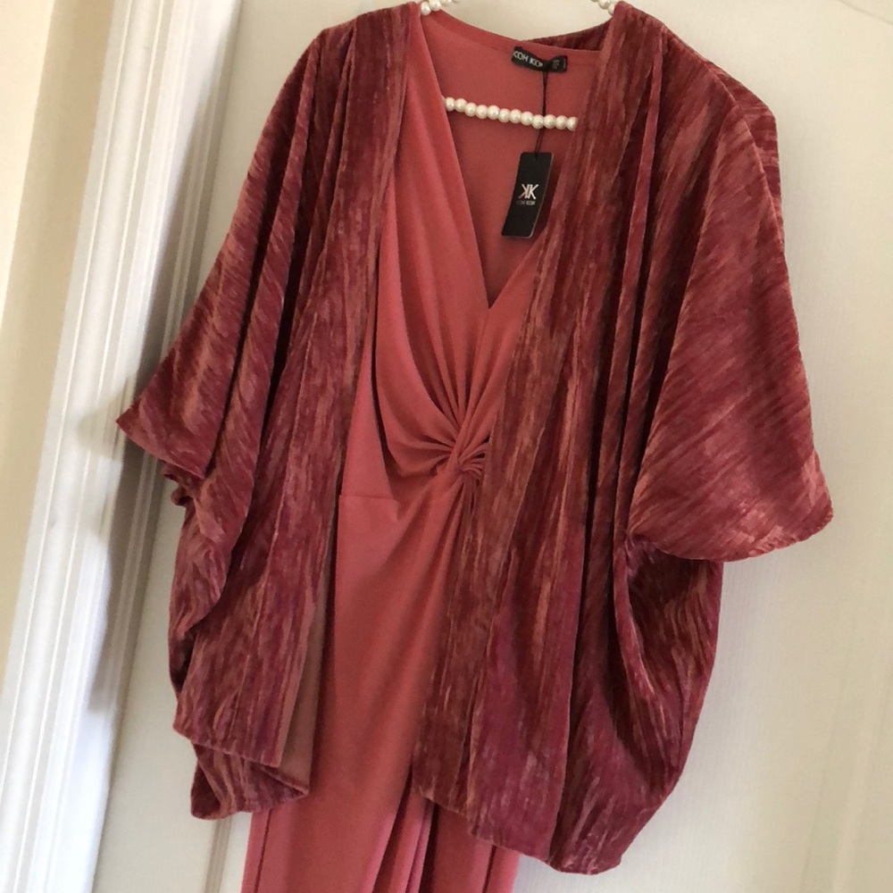 New! Gorgeous shrug